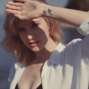 Alexia Fast Instagram - Me singing...