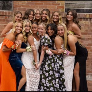 Alexus Oladi Instagram - prom with the best!! @afiefia