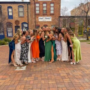 Alexus Oladi Instagram - prom with the best!! @afiefia