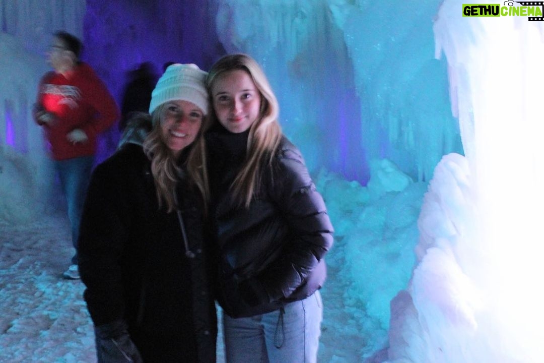 Alexus Oladi Instagram - Ice Castles ✨ Park City, Utah