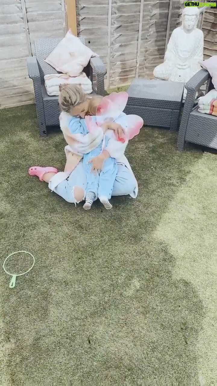 Ali Bastian Instagram - Can we just stop time for a moment…. 💫💖