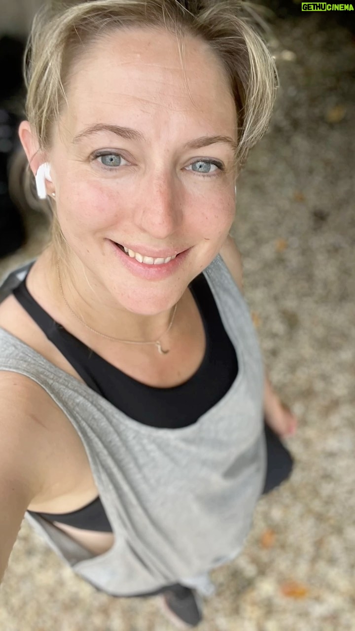 Ali Bastian Instagram - @feelfituk Apparel… made from recycled fishing nets!! Form and function. Another reason why I’m a proud ambassador for the brand. Use my code:4li20 for 20% off!! Myfeelfit.com #affiliate #brandambassador #spon