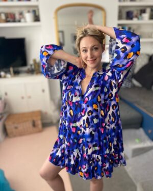 Ali Bastian Instagram - That Friday Feeling! 💙(tbh not exactly how I’m feeling right now.. Isla and I not been on top form this week and I currently have a couple of hours child care - have thrown my to-do list out the window and am currently laying down flat!) Wanted to post a pic I felt pretty in! Bare foot in my living room, photo by my husband ❤️

📸: @bluepineapplepictures
👗: @lovebastianinsta #mybusiness