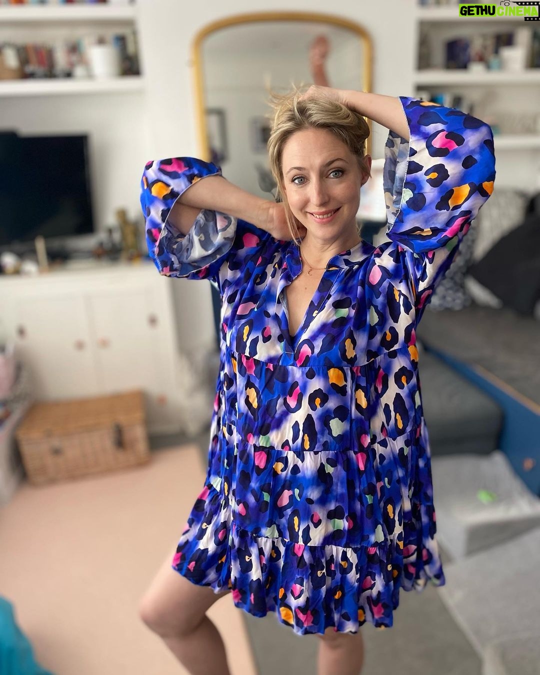 Ali Bastian - 1.1K Likes - That Friday Feeling! 💙(tbh not exactly how I’m feeling right now.. Isla and I not been on top form this week and I currently have a couple of hours child care - have thrown my to-do list out the window and am currently laying down flat!) Wanted to post a pic I felt pretty in! Bare foot in my living room, photo by my husband ❤️
📸: @bluepineapplepictures
👗: @lovebastianinsta #mybusiness