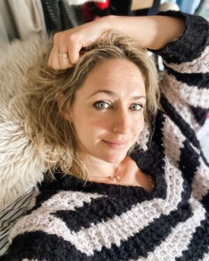 Ali Bastian Instagram - I. Want. More. Almost sounds like dirty words doesn’t it!? More support, more strength, more balance… more me. I woke up on the morning of my 40th birthday with the dawning realisation that I had slipped down to the bottom of the ‘to do’ list. I had been invited to go and see a fab women’s health physio… and I had put it off FOR TWO WHOLE YEARS!! I messaged @martadowner @letowoman that morning and asked if it was ‘too late for me.’.. As that’s where I was at with the whole thing. Turns out it’s not! Turns out for me, it was probably just the right time… to sit down with another women and share the history of my body and the story that it’s currently telling.. of hyper mobility and injuries, of pregnancy, GD, SPD, birth and c-section, of beginning my parenting journey one week before lockdown… of my current feelings of disconnect with my tummy and soaring stress levels with the hyper-vigilance involved in raising a toddler with multiple severe allergies. What also transpired in that meeting was that I really miss dancing! I miss connecting with the energy of group exercise and the positive feelings attached to it. I came out feeling lighter, feeling seen heard and understood. YES to loving our postpartum bodies, YES to body positivity AND also a big YES to seeking out the help and support we need and deserve because there are things we don’t have to live with, healing can happen at any time and particularly for us lock down mammas who may not have gotten the help that we needed to unpack what we’ve been through, physically, emotionally and spiritually. Thank you Marta for being part of my journey back to me. I will forever be grateful. 🙏🏻💜⭐️ #collab women #womenshealth #womenshealthphysio #collaboration #gift #thankyou #postpartum #postpartumbody