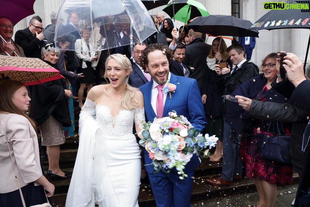 Ali Bastian Instagram - Happy V day hubby. Love you @davidcomahony 💜