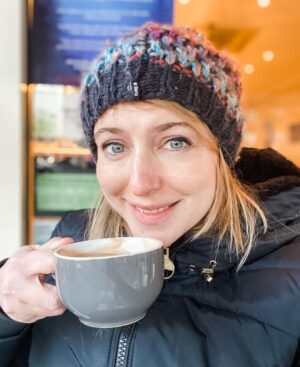 Ali Bastian Instagram - David came home from rehearsals early today - after screaming in his face because I wasn’t expecting him and my worn out, sleep deprived brain couldn’t calculate fast enough why there was a man in the flat… and that the man in question was in fact… my husband. I have politely declined the kind offer of a bath, knowing  all too well that I would end up like that Mamma elephant in the classic kid’s book ‘5 minutes Peace,’ with them all in the blinkin’ bathroom with me.., and so I have done what I recommend any of you do given half the chance…. RUN …. RUN as fast as my legs could  carry me to our local coffee shop. To sit and scroll Instagram in peace 😂 and now I miss them… obvs 🙄