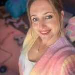 Ali Bastian Instagram - When it’s dark look for stars… when your house is an absolute out of control, blinking mess… look for rainbows 🌈