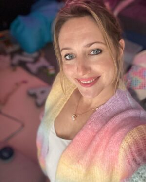 Ali Bastian Instagram - When it’s dark look for stars… when your house is an absolute out of control, blinking mess… look for rainbows 🌈