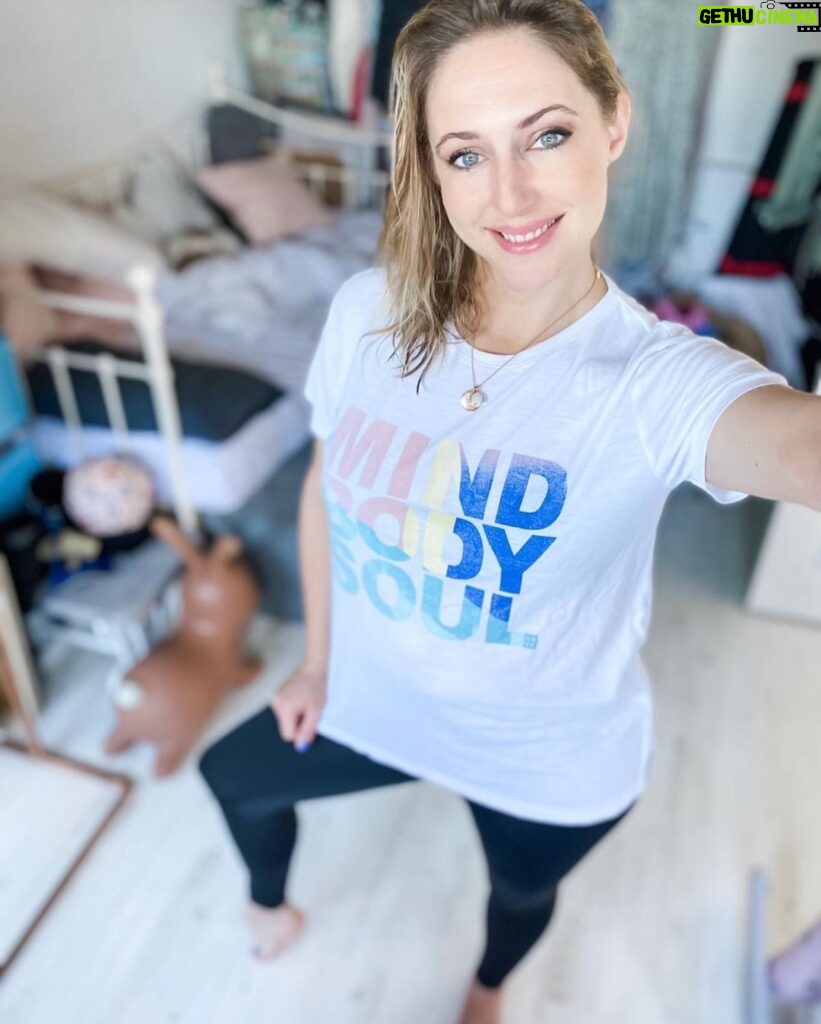Ali Bastian Instagram - These days I’m tending to take a ‘come as you are’ approach to social media (unless it’s a throwback, in which case it’s a ‘come as you were 10 years ago’ 😂) - especially since the magical mayhem of motherhood! If I waited for it all to be perfect I’d never show up for my own life, let alone Instagram! When @youknowwhosuk invited me to team up with them I decided I wanted to take some photos feeling great in my skin! I love my new gym kit from You Know Who’s, use: ALI10 to receive 10% of your order, be quick as stock sells super quickly! …. I managed to get some make up on for these shots, couldn’t quite get my hair dried whilst toddler wrangling but went for it anyway - but in the end, there’s no where to hide! Swipe for the reality 😂 At least with my gym kit on there is an outside chance I might actually do some exercise!? … or maybe just lay on the floor in sivasana…. Either way… And breath 🧘‍♀️💜💫 PR AD #newyearsameme