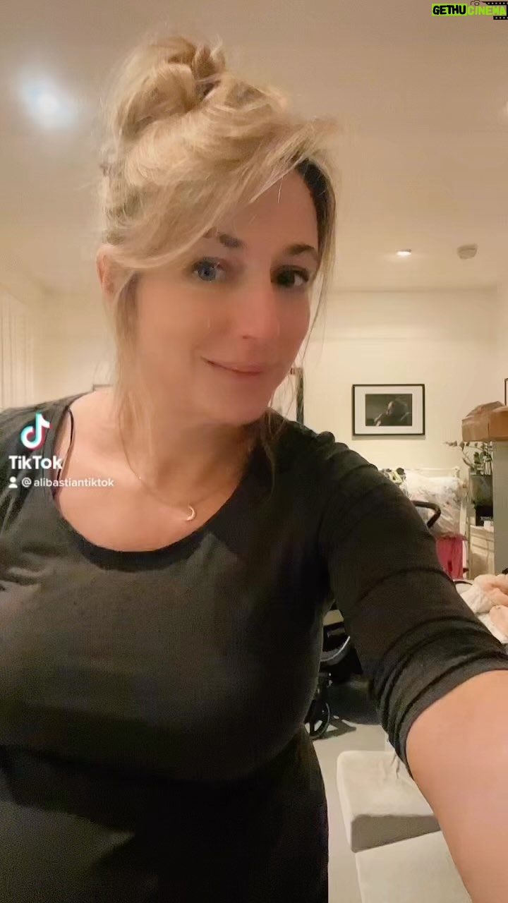 Ali Bastian - 2.1K Likes - David is building our buggy! S**t is getting real! #36weeks #pregnant today! 💖🤰🏼💫 eeeeeeek!!! #kindlygifted @myjoolz @mumandme_app