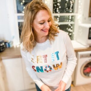 Ali Bastian Instagram - The best parties are always in the kitchen!! ❤️🍾 We are going FULL CHRISTMAS early again this year and hoping to get the decorations up today!! Eeeeek!! 🎄 Get into the holiday spirit with these fun, playful Christmas jumpers from @youknowwhosuk 
You Know Who’s family run business offers high street brands for less and great affordable prices. Link in my stories ❤️
Available in a range of colours and designs, if elves and Santa motifs aren’t for you these sequin embellished
Jumpers that feature ‘Gingle bells’ and cute colour block slogans!
A great option for the upcoming Christmas jumper day. Enjoy!! ❤️🍾 AD 

 youknowwhos.co.uk