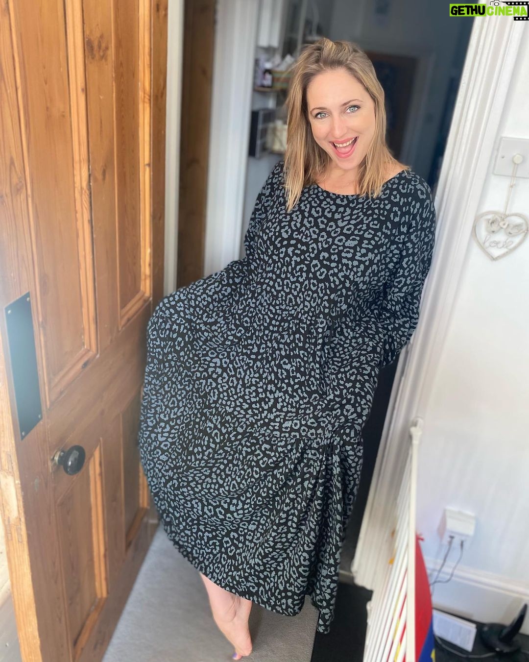 Ali Bastian Instagram - I’m ‘Popping-Up’ again with my online boutique @lovebastianinsta this Saturday!! 💕 Swipe for details!! (Photo 3 is the precise moment I realised my new dress has pockets 😂) Joy - lots of dungarees, cardis, yoga and leisure wear 🌈❤️⭐️💕 #ad #mybusiness