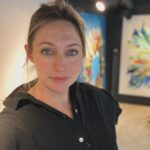 Ali Bastian Instagram – This year has been a year of sailing the lonely sea of grief. I haven’t spoken about it and so it’s been very tricky to know how to begin to show up authentically here and in my professional life… as the life I have carved out for myself is a very visible one and at times, a lot of times… I have wanted and needed to pull the duvet over my head. I am so grateful for the kindness, support and connection in this little corner of the internet and will continue to be here when I feel able and to also take the quiet time I need. I was really inspired by a post by @jvn and they way in which they were able to show up in the honesty and rawness of grief whilst honouring their own privacy and need to quietly process. My hope is to do the same here. I love being an actor, I love sharing fun and honest content on here and so appreciate all of your support ♥️
