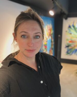 Ali Bastian Instagram - This year has been a year of sailing the lonely sea of grief. I haven’t spoken about it and so it’s been very tricky to know how to begin to show up authentically here and in my professional life… as the life I have carved out for myself is a very visible one and at times, a lot of times… I have wanted and needed to pull the duvet over my head. I am so grateful for the kindness, support and connection in this little corner of the internet and will continue to be here when I feel able and to also take the quiet time I need. I was really inspired by a post by @jvn and they way in which they were able to show up in the honesty and rawness of grief whilst honouring their own privacy and need to quietly process. My hope is to do the same here. I love being an actor, I love sharing fun and honest content on here and so appreciate all of your support ♥️