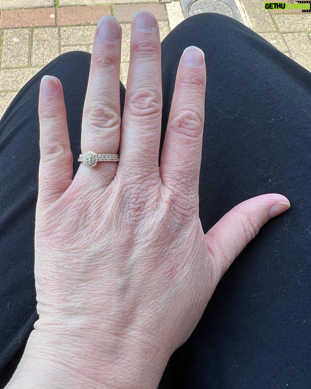 Ali Bastian Instagram - There’s no doubt about it, we are an atopic family… I’ve had eczema for as long as I can remember and my little girl Isla has eczema and multiple severe food allergies. Being an allergy Mamma I’m washing my hands constantly when preparing food or when coming into contact with any of Isla’s allergens. As a result, my hands have such bad eczema flares… At times they even crack and bleed. I feel so self conscious about it and I know amongst other things, it can look so ageing! I was previously prescribed @doublebaseuk by my Dr and find it brilliant for the day to day management of my eczema. I have recently discovered Doublebase Dry Skin Hand Wash and thought I would put it to the test for seven days by replacing my usual soap. I also used Doublebase Dry Skin Emollient after washing my hands. Have a swipe through my photos to see the results!! At the beginning of the week my hands were so dry and cracked… full disclosure, I’m a busy Mamma and I didn’t manage to use the emollient EVERY time but having the intention meant I did it SOME of the time which was enough to make a huge difference. Anyone with eczema knows there aren’t many quick fixes and consistency is key but already my hands are softer, no more painful cracks in the skin and looking younger already! Doublebase Dry Skin Hand Wash is definitely going to be part of my eczema care routine moving forward and what’s also fab is that @Doublebaseuk products are easier to get hold of from places such as Boots. #Doublebase #Eczema #Psoriasis #Dermatitis #Doublebasedifference #AD