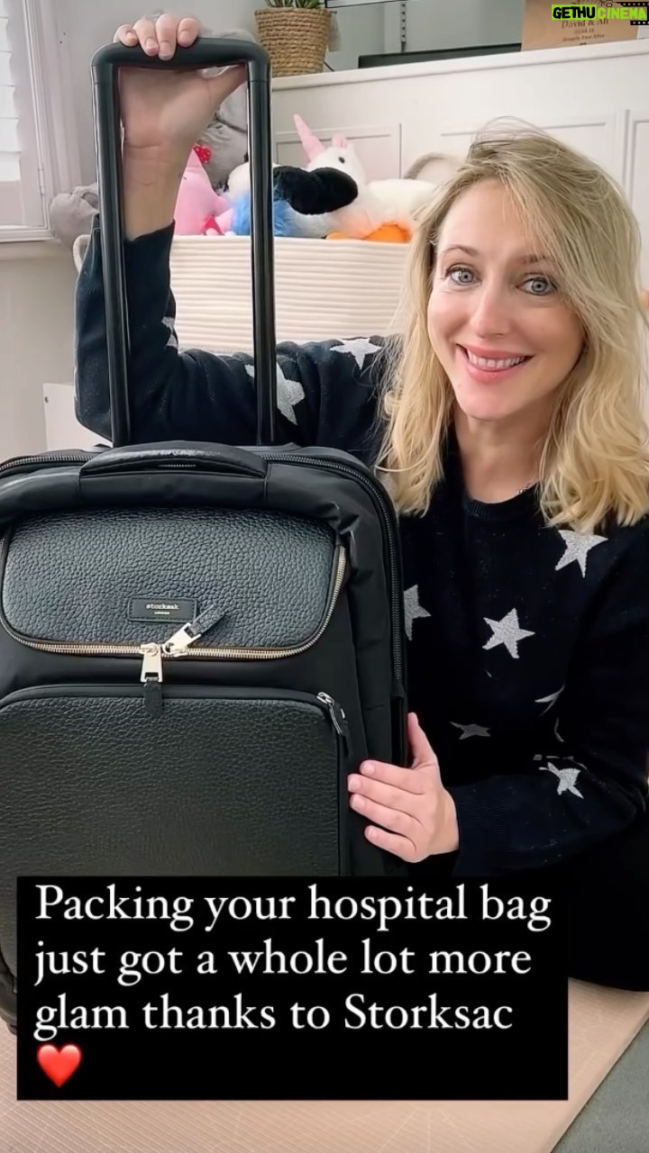 Ali Bastian Instagram - Thank you @mumandme_app for introducing me to the amazing @storksak changing bags and luggage! Use: MUMANDME10 for 10% off! ❤️ #collab #maternity #pregnancy #baby #bag