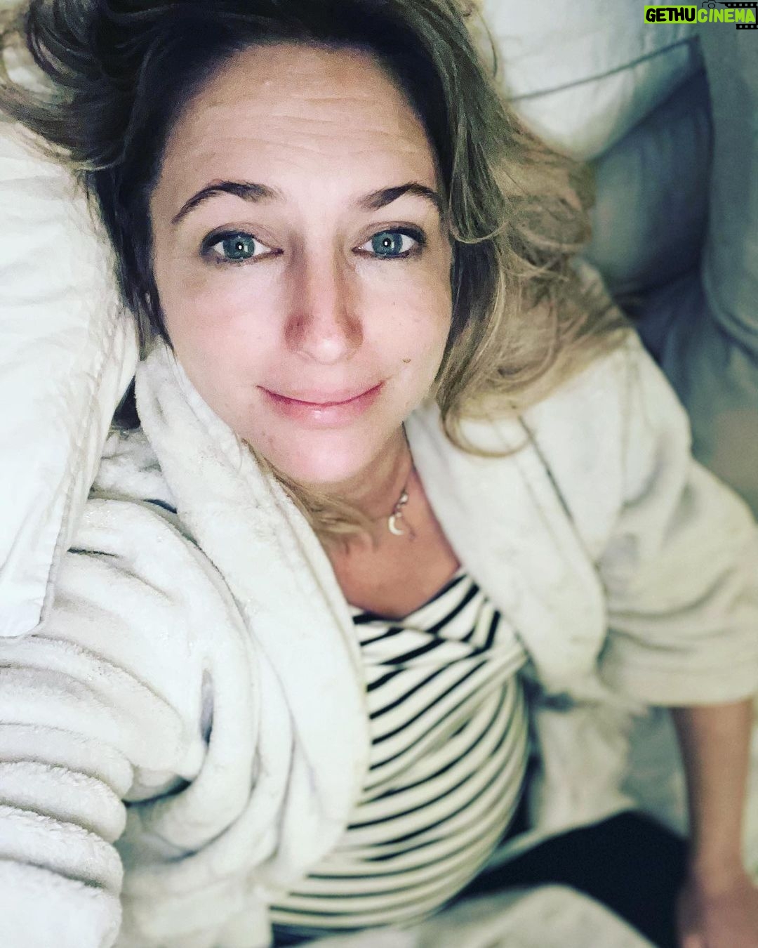 Ali Bastian - 1.1K Likes - 25 weeks this week 🤰🏼Welcoming in all the warm loveliness of little kicks and somersaults and loving every moment of feeling connected to this new little bundle 💖… and also… hello reflux, gestational diabetes and SPD my old friends. Ahhhh all part of the rich tapestry…