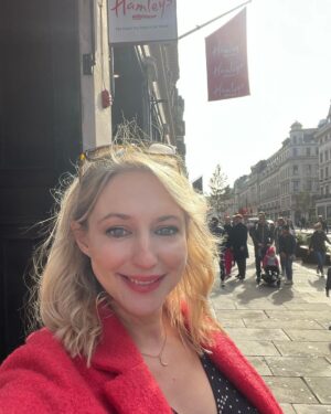 Ali Bastian Instagram - London in the sunshine this morning ❤️☀️🌈