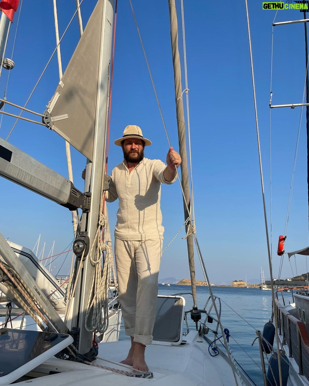 Alican Yücesoy Instagram - Storyde kalmasın dendi. Peki. ⛵️🌊⚓️ @ikikizcom
