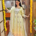 Alice Kaushik Instagram - Time for my favorite song 🎵 Mere tumhaare sabke liye Happy Diwaaaaaliiiiiii ❤️🪔 What a beautiful beautiful diwali it was ❤️