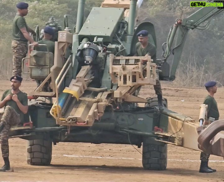 Alice Kaushik Instagram - We will never ever forget this day β€οΈ Having front row seats to watch these BEAUTIFUL machines right in front of our eyes doing their magic was just pure madness. Thank you @satyashail1008 for this experience π INDIAN ARMY π₯β€οΈπ«‘ π π π π£ π£ π£ πͺπͺπͺ π«‘π«‘π«‘π₯π₯π₯ India