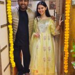 Alice Kaushik Instagram - Time for my favorite song 🎵 Mere tumhaare sabke liye Happy Diwaaaaaliiiiiii ❤️🪔 What a beautiful beautiful diwali it was ❤️