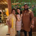 Alice Kaushik Instagram - Last slide from the birthday 🎂 ❤️ #AllLove #FamilyDinner 🌟