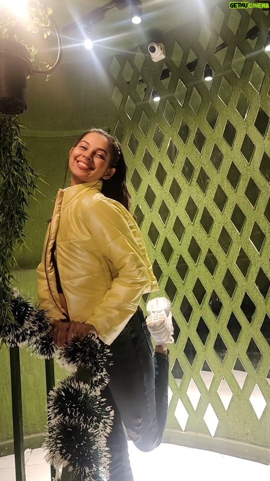Alice Kaushik Instagram - Hi Christmas ❤️
