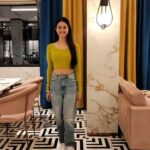 Alice Kaushik Instagram - Date night with my boy @kanwardhillon_ 💋 @firinindia Thank you for hosting us ❤️ The food was fab ❣️ #Cafe #DateNight #FirinIndia #Raddison Radisson Mumbai Goregaon
