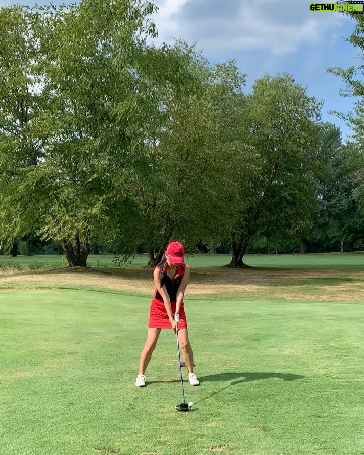 Alice Lee Instagram - I miss golfing #golf