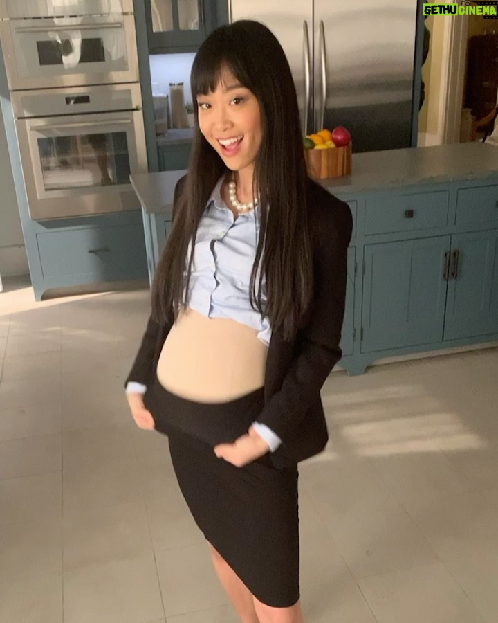 Alice Lee Instagram - Peek a boo fake belly #ZoeysPlaylist