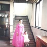 Alice Lee Instagram – Happy birthday to the most wonderful woman in all the world who I get to call mommy!!! She’s also v funny #엄마 #생일 #축하