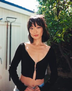 Alice Lee Instagram - Full moon in Aries vibes. Manifesting while still working hard vibes. Trusting the universe and its timing vibes. Trusting yourself vibes. Alien superstar vibes. Feel everything vibes. Iced grande chai tea latte with 2 shots and oat milk vibes. Loving yourself vibes. Patience is a virtue vibes. This world is so fucked but still beautiful vibes. Healing vibes. Growing vibes. Posting a long caption vibes. Not giving a fuck vibes. #vibes #onlygoodvibes #didisayvibes Photo: @selashiloni Makeup: @nhinako_makeup Hair: @dallin.james