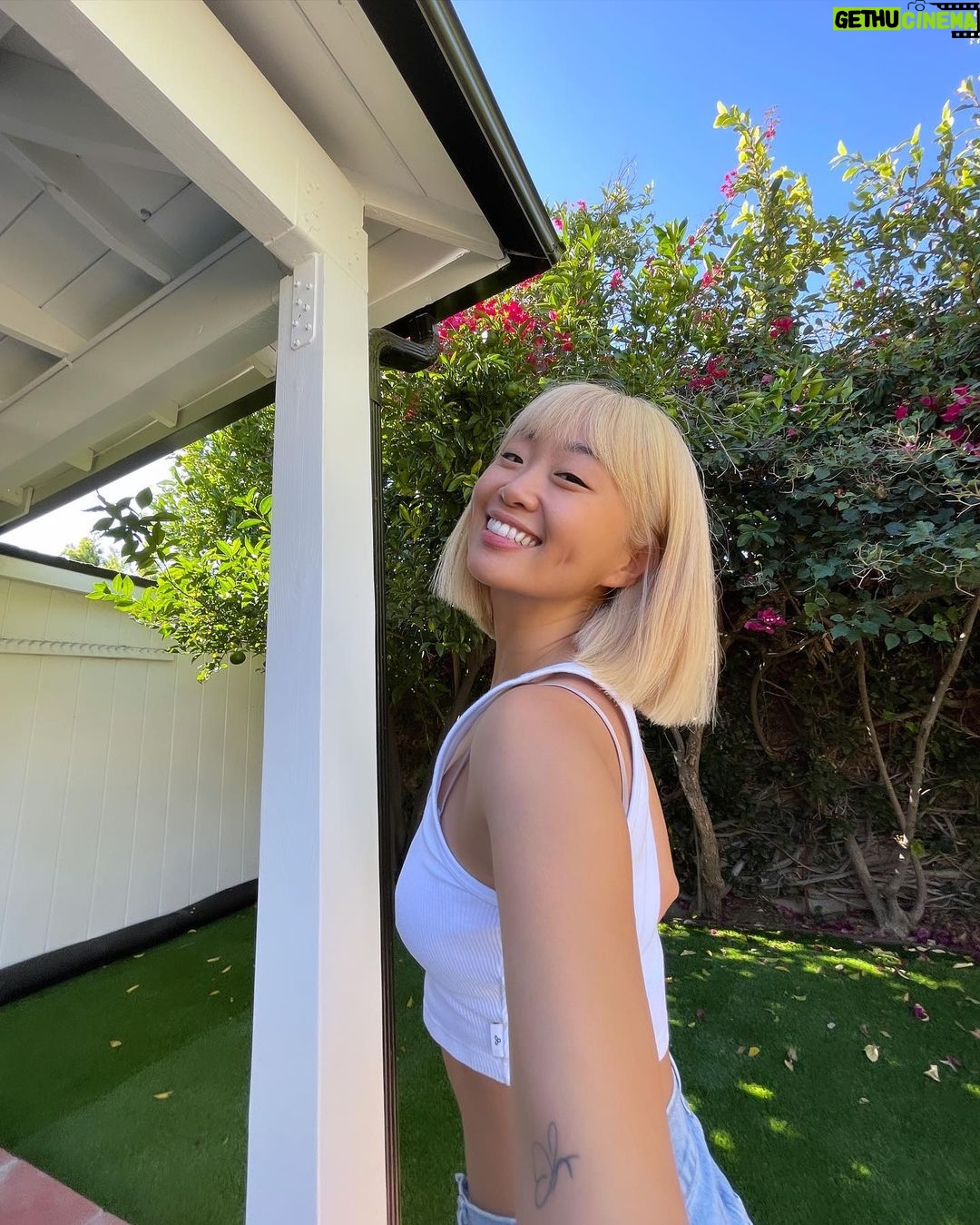 Alice Lee - 1.9K Likes - b l o n d e
@jasminpak.work is iconic 🫶🏼