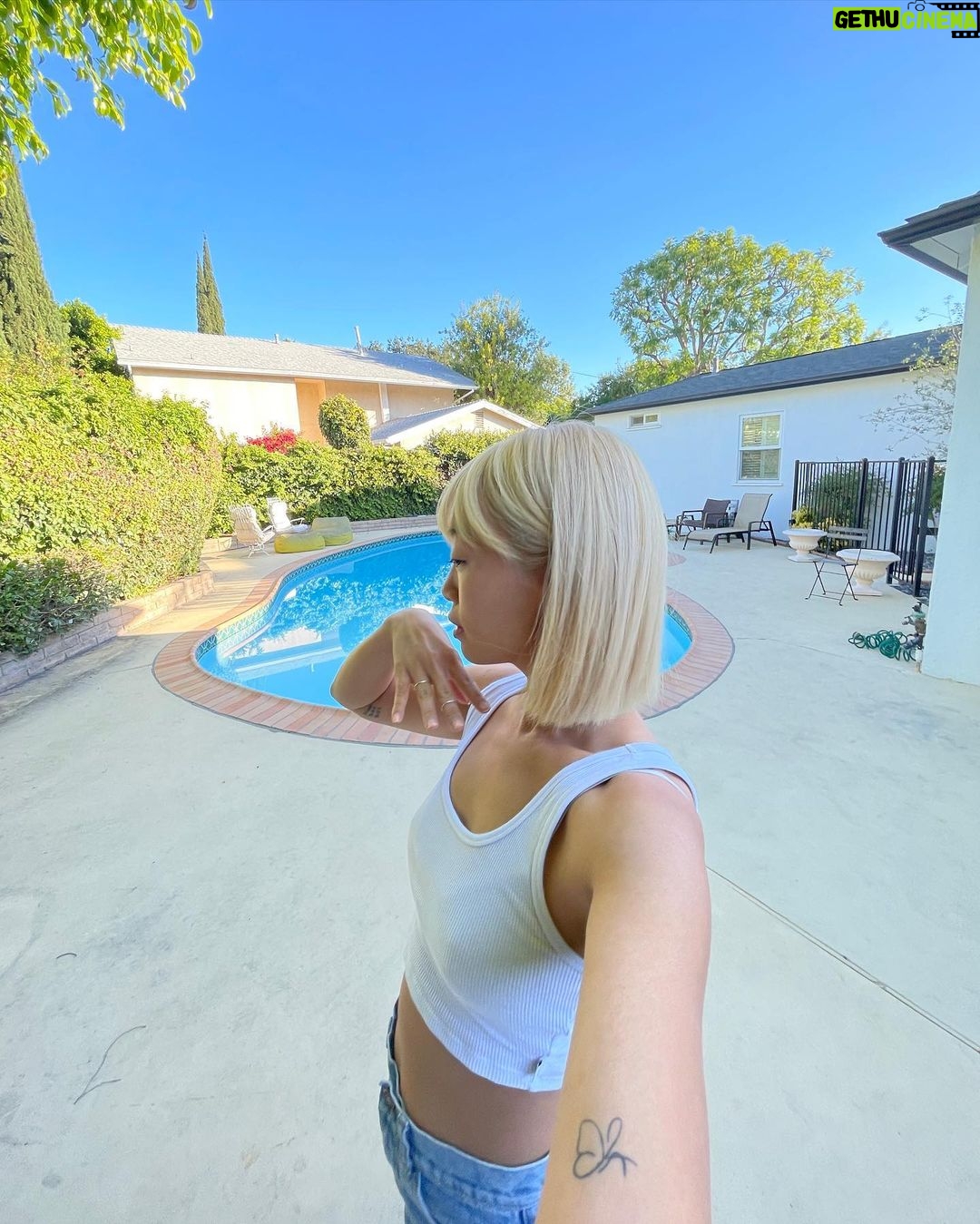 Alice Lee - 1.9K Likes - b l o n d e
@jasminpak.work is iconic 🫶🏼