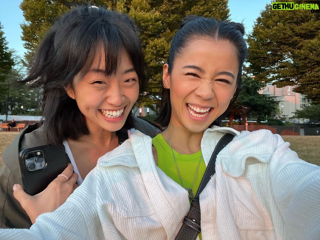 Alice Lee Instagram - Vancouver more like FUNcouver!! Lolol also STUNNINGcouver, as always. With my short hair soul sis ππ» #soundon #shereallythoughtshewasgonnashuckoysters #ENFJsinthewild Vancouver, British Columbia