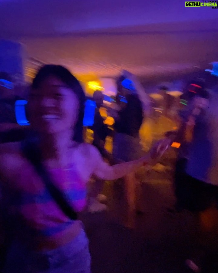 Alice Lee Instagram - Life IS beautiful, you guys 🥹 Such a fun, cathartic weekend 😭 take me back!!! #lifeisbeautiful #corememory #somuchdancing #somuchsweating #silentdisco #vegasbaby #musicfestivalsarelife #youarebeautiful Las Vegas, Nevada