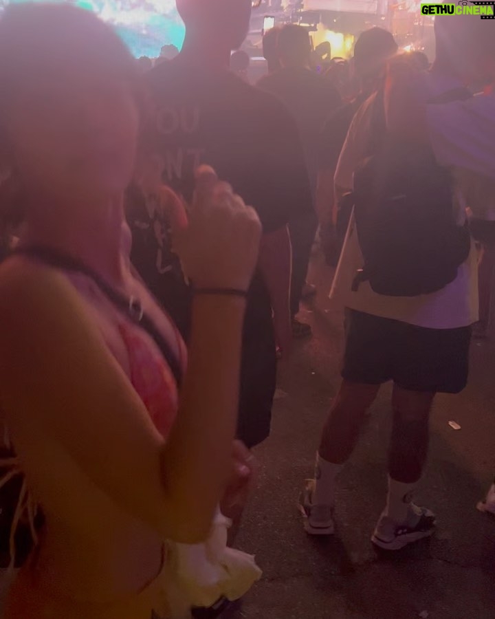 Alice Lee Instagram - Life IS beautiful, you guys 🥹 Such a fun, cathartic weekend 😠take me back!!! #lifeisbeautiful #corememory #somuchdancing #somuchsweating #silentdisco #vegasbaby #musicfestivalsarelife #youarebeautiful Las Vegas, Nevada