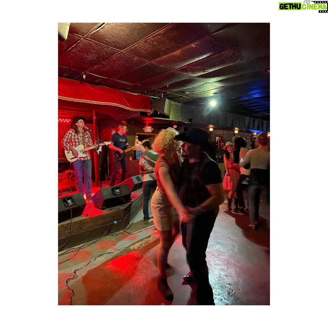 Alice Levine Instagram - Jenny being taught the Texas two-step by the locals ⬅️➡️➡️- thanks to y’all who let me tread on your toes 🥾💓 (wish it was me elegantly swishing in picture 2) Austin, Texas