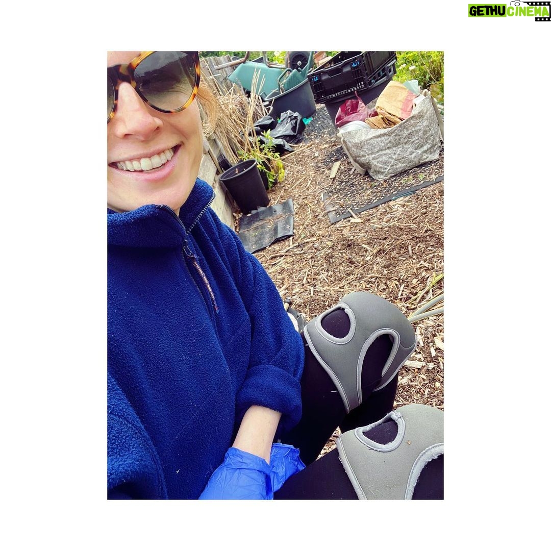 Alice Levine Instagram - Dad’s put the seats down in the back of the Ford Sierra and spread the ground sheet out, because, we’re going to the local dump…*looks to camera, eye twitches*