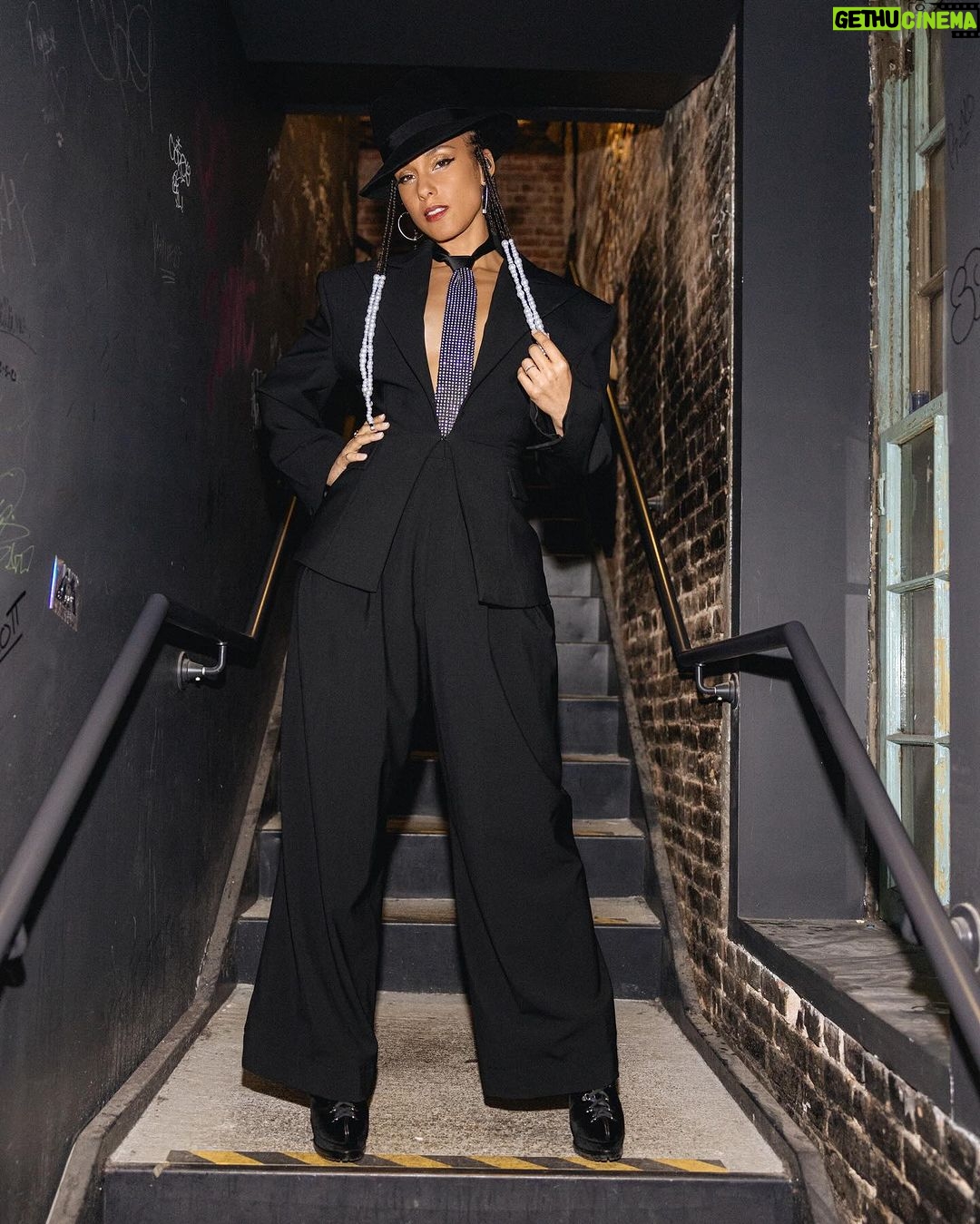 Alicia Keys Instagram - Last night in NYC was EVERYTHING!!!! You give me so much love and energy. I donβt take it for granted for a second. My one night only show π€―π€―π€― celebrating Diary 20 and playing the FULL album top to bottom for my first time ever. Wow!!!!!! Iβm speechless. AND Weβre just getting started ππππππ