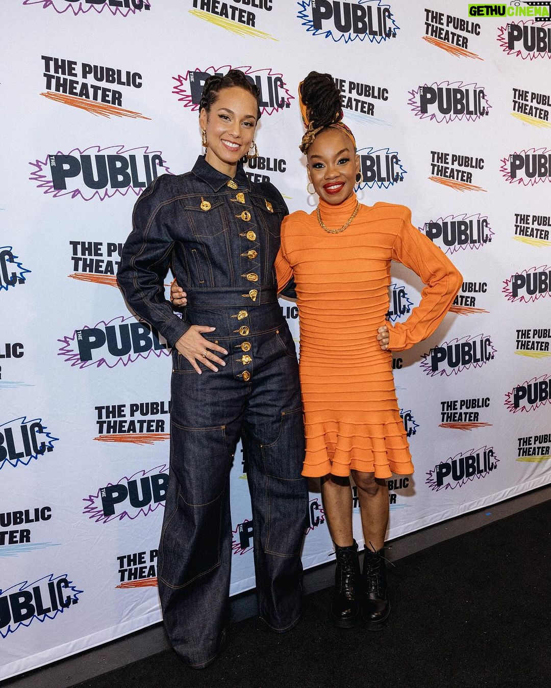Alicia Keys Instagram - I know what it feels like to wonder if your dreams will ever find their way into the world Sometimes, it takes so much time you’re not sure…. Hell’s Kitchen opening night 🤩🥰 It still feels like a dream! I don’t even have the words. Pure magic 💫✨ Keep your eyes forward. Heart open. And love the journey just as much as you desire the destination 💜💜