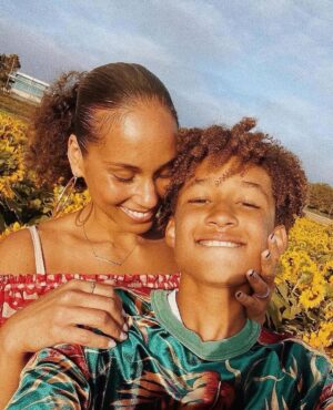 Alicia Keys Instagram - This can’t be real!! You can’t be 13!!!! You are a dream come true!!

May the most high protect you!! and may you always walk like the young king you are 👑👑👑 I’m so proud of you, my son!! 🌞🌞🌞You light up the world!!!

Happy Born Day!!!!! To happiness, love, blessings and many many more!! 💥💥💥💥💥