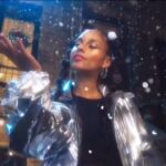 Alicia Keys Instagram – What’s your favorite thing about this time of year? ✨❄️✨Mine is time with family and the sense of stillness only December brings