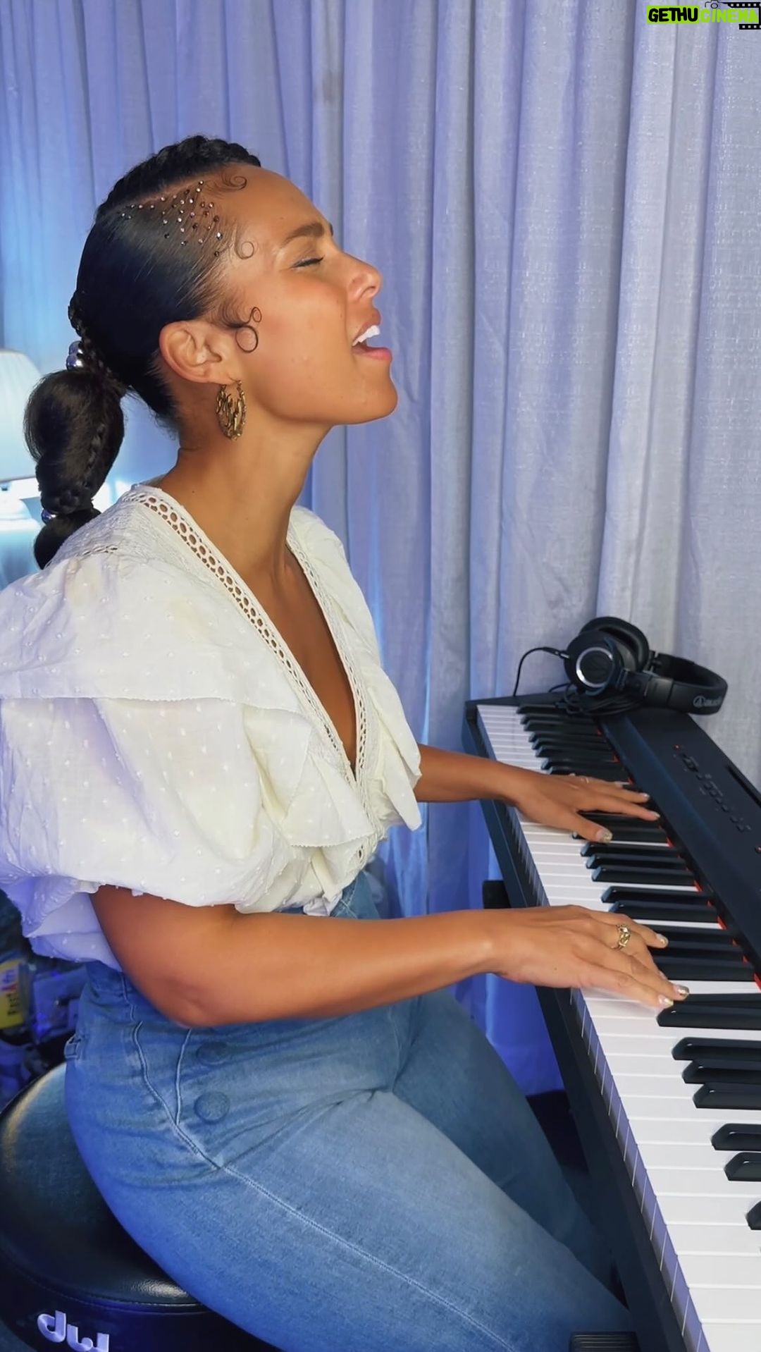 Alicia Keys Instagram - One of the ones youβve been asking me for ππππππWhat should I play next?