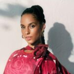 Alicia Keys Instagram – The world is so…. physical. You know, you’re not really taught about the spiritual, the soulful, you’re not really taught about how important it is to be a full person on the inside. My skin didn’t begin to change until I changed the energy around me, and within me. Big love to @instylemagazine and @keyssoulcare 💜💜💜