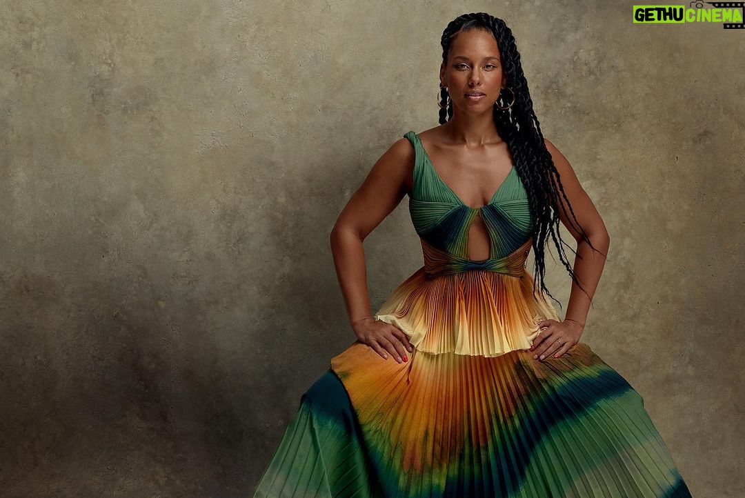Alicia Keys Instagram - I can’t wait for y’all to fall in love with Hell’s Kitchen!!!! This musical means SO much, on so many levels. This is for all of US!!! “We’re definitely the troublemakers in the theater, and it’s a good thing, because you should be able to have a good time. I can’t stand those stiff people.” Watch a star be born in @maleahjoimoon ✨✨✨ Big love to @VogueMagazine 💜💜💜