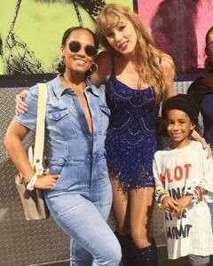 Alicia Keys Instagram - Big love to @taylorswift for your big beautiful spirit that makes everyone feel loved! Genesis adores u 💜💜💜