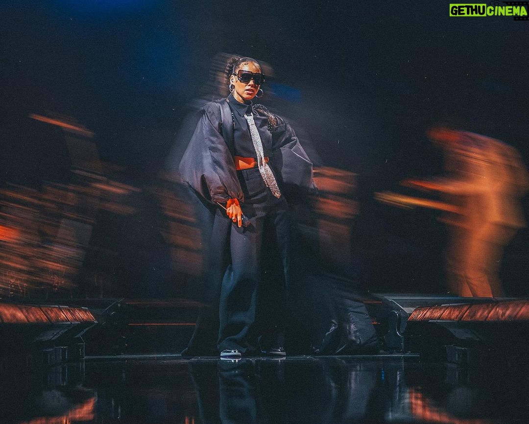 Alicia Keys Instagram - OAKLAND!!! Two shows left! Let’s make this night the most magical ✨💜✨
